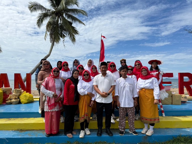 Karnaval Kemerdekaan Desa Sekerat dalam memperingati HUT RI yang ke 80