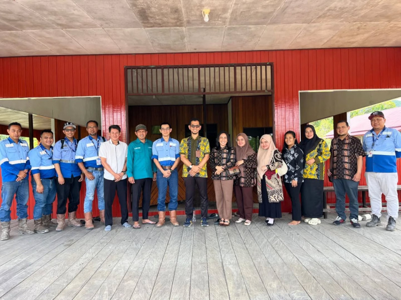 Serah Terima Bantuan Sarana Kesehatan di Desa Sekerat (25 September 2025)