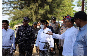 Paralayang dan Paramotor Desa Sekerat. Dalam Rangka Festival Sekerat Nusantara IV Tahun 2025